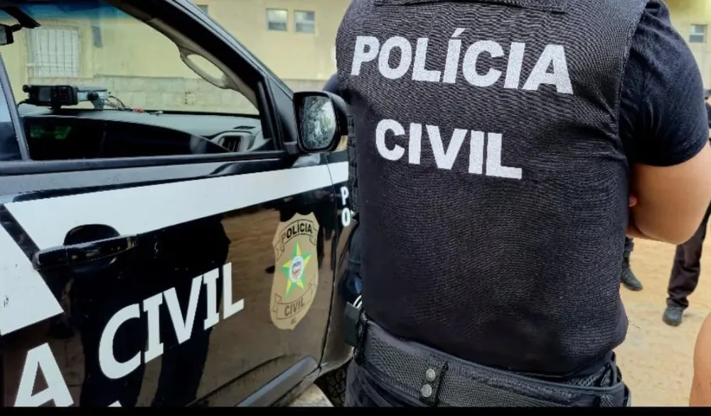 Policial civil mata colegas após suposto surto 