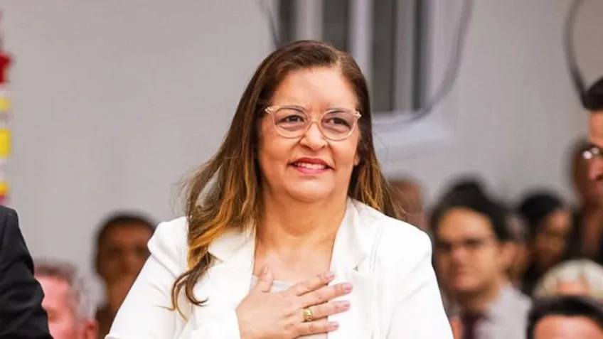 Senadora Eudócia Caldas(PSDB) quer que a peãozada trabalhe mais 