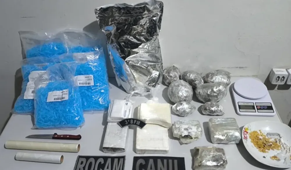 Quase 4kg de drogas são apreendidos em quarto de residência no bairro Guaribas