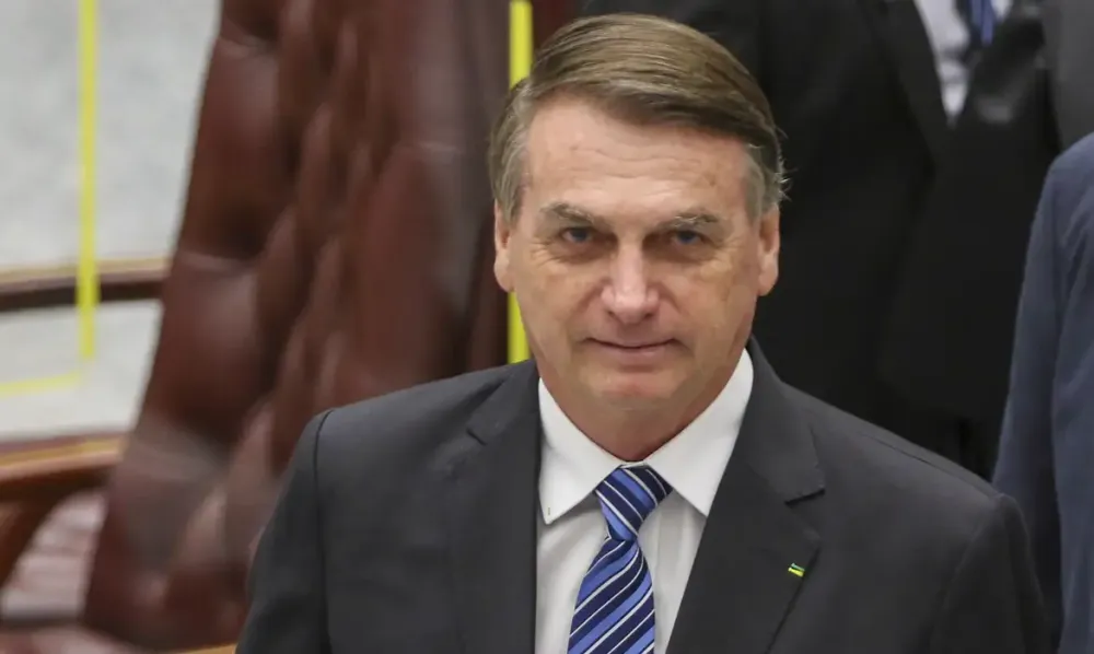 Exército entrega armas de Bolsonaro à Polícia Federal
