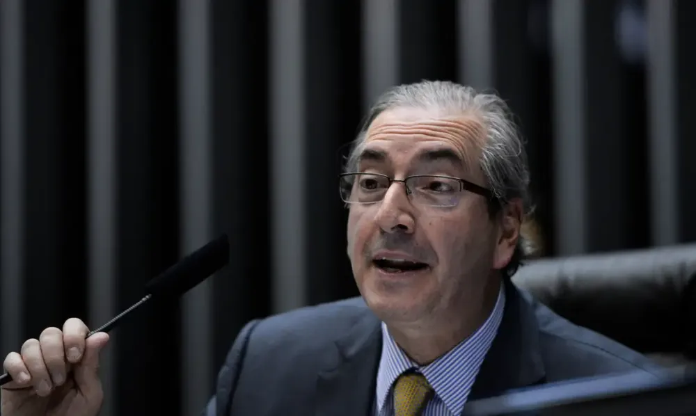 Dino determina bloqueio de R$ 6,1 milhões do ex-deputado Eduardo Cunha