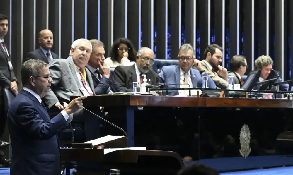 Congresso tem último dia de trabalho nesta sexta-feira (17)