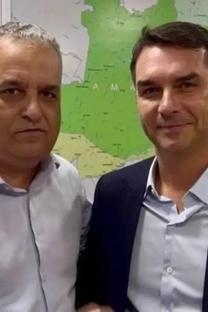 Flávio anuncia Alfredo Gaspar como vice em chapa pura à Presidência