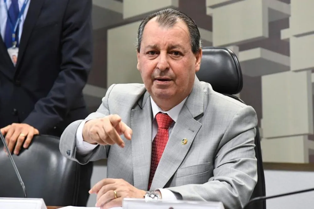 Relator do Senado mantém proposta da Câmara que acaba com a escala 6x1