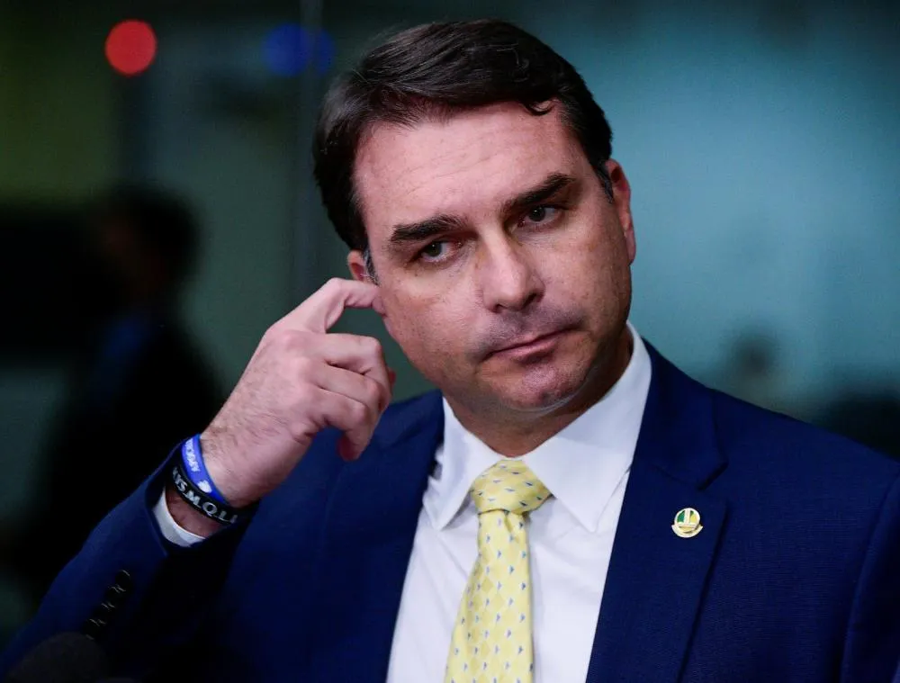 Flávio pausa campanha para trabalhar contra o fim da Escala 6X1