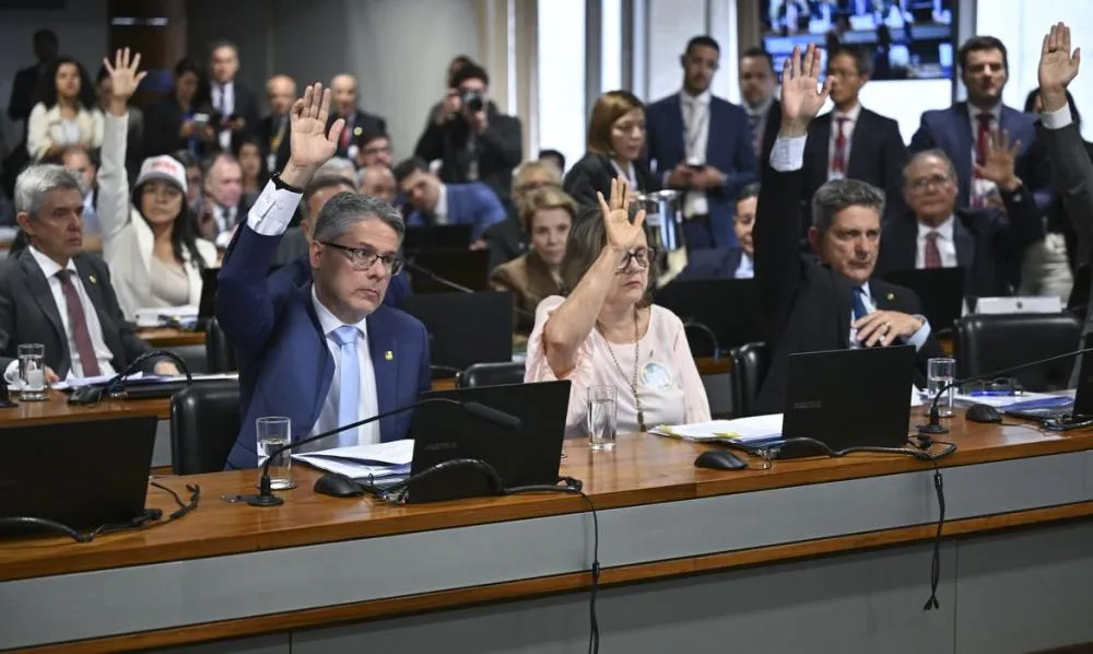 Votação da PEC 6x1 deve ocorrer só após primeiro turno das eleições