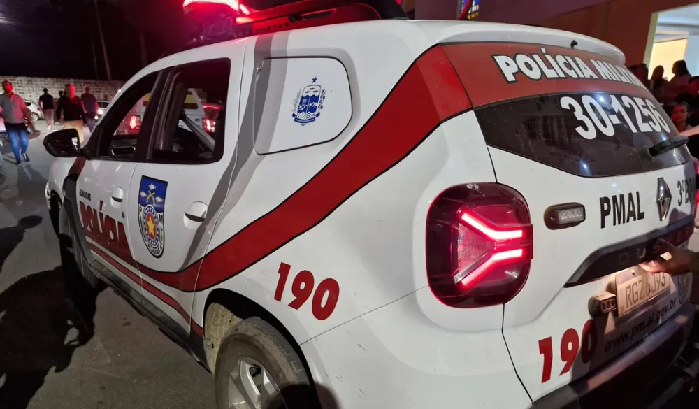 “ Armada ” de navalha, mulher desacata guarnição da PM