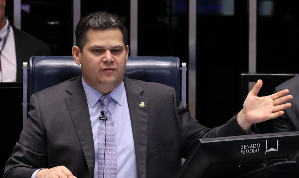 Davi Alcolumbre promulga Lei da Dosimetria